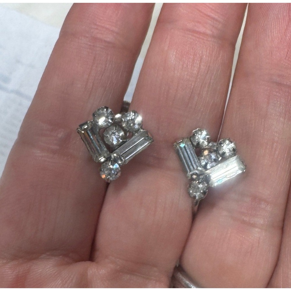 Vintage Silver Tone Clear Rhinestone Baguette Chaton Screw Back Earrings